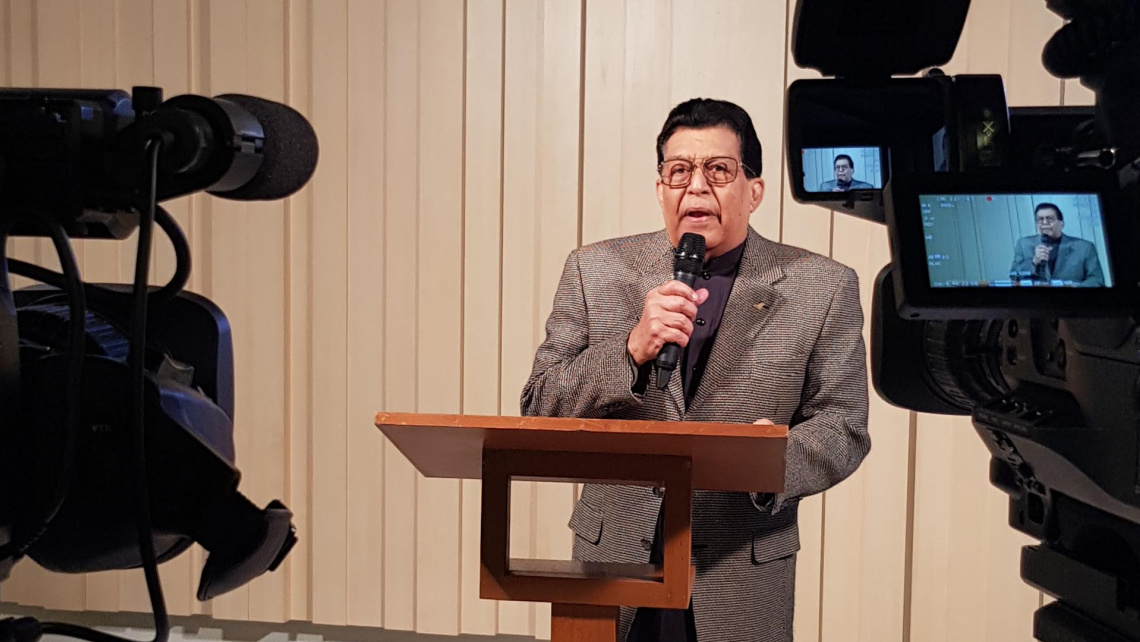 Senior Pastor Prince Guneratnam brings the Word of God for online service